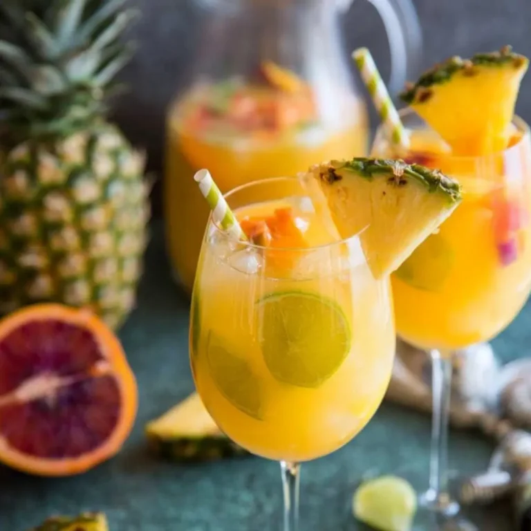 Tropische Weißwein Sangria
